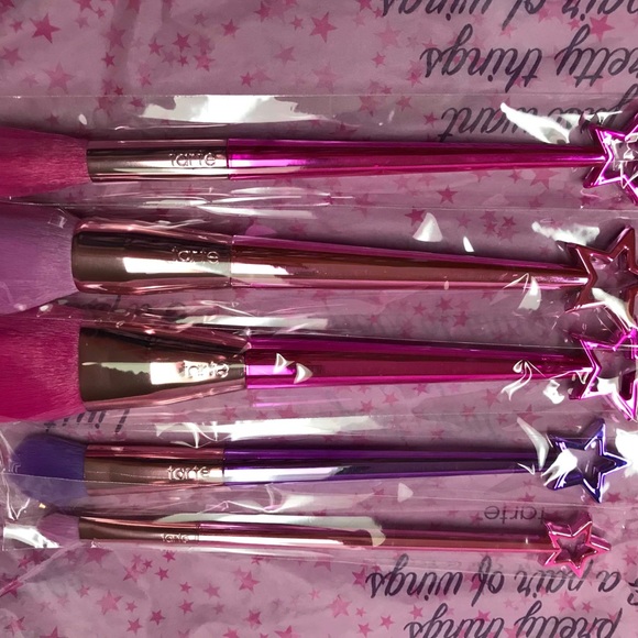 Tarte Pretty Things & Fairy Wings Brush Set - Picture 3 of 3